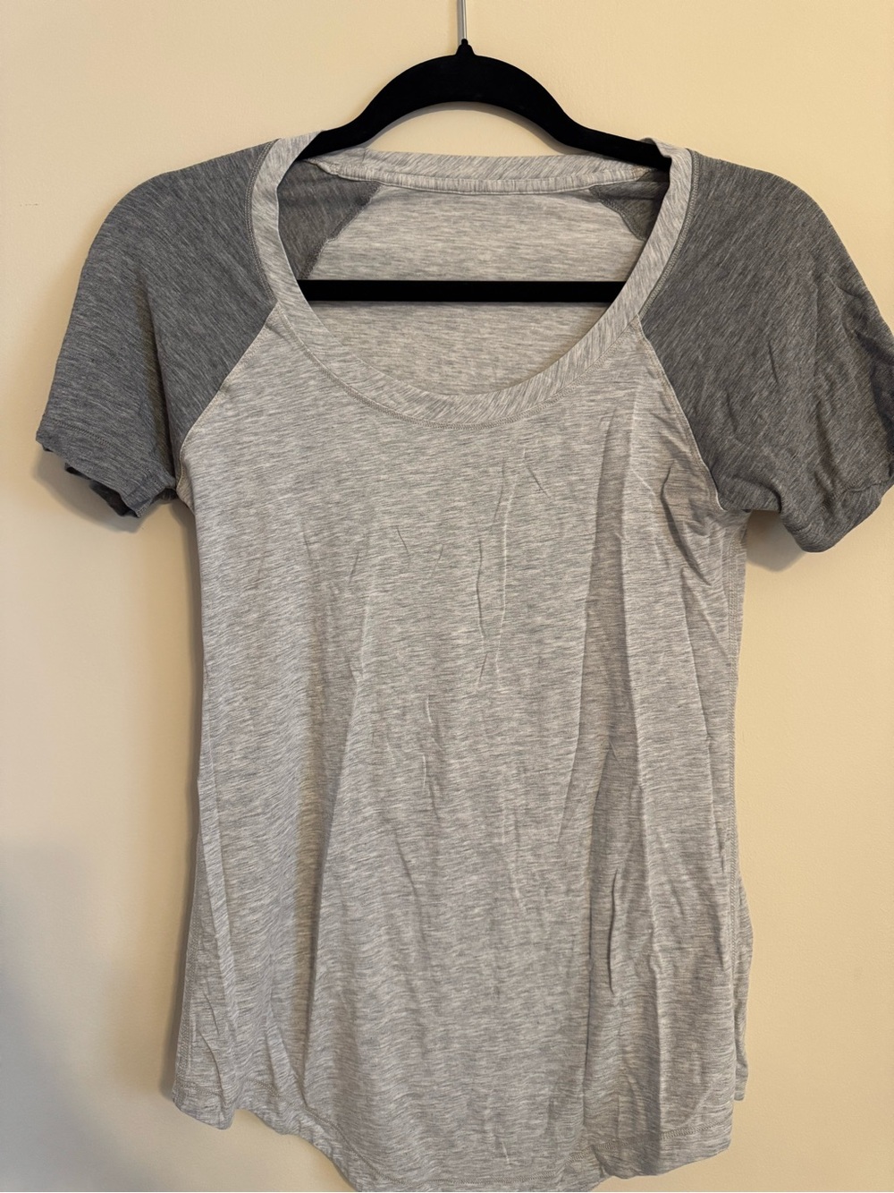 lululemon athletica Two-Tone Scoop Neck Tee - Light Gray & Dark Gray